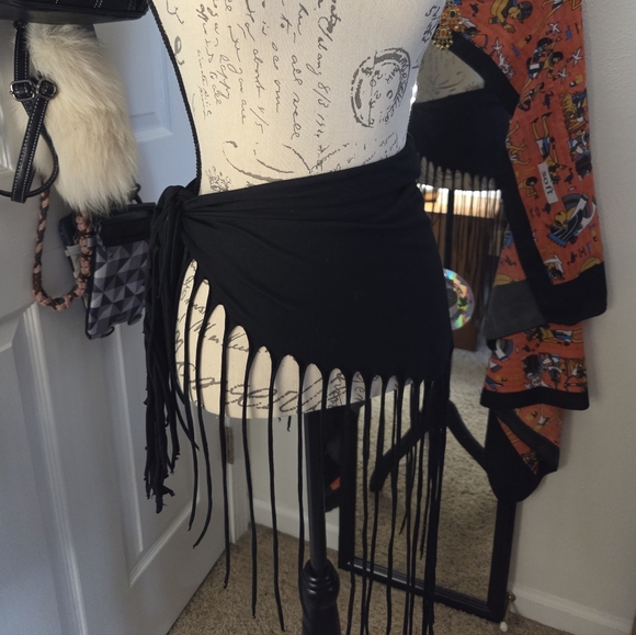 Black Fringe Wrap - Picture 3 of 8